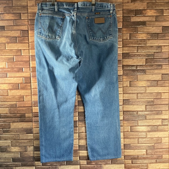 Mens EUC Wrangler Cowboy Cut Blue Denim Jeans Size 42x28 - Picture 2 of 10